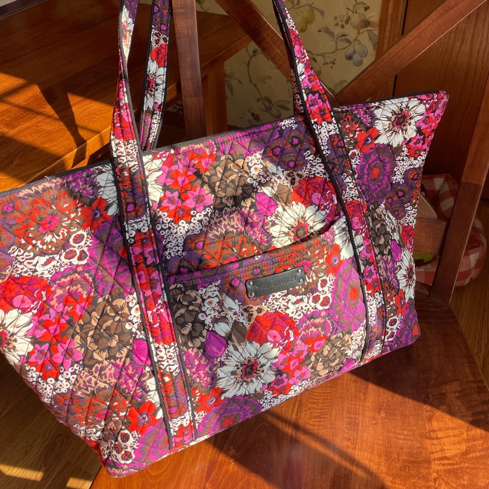 VERA BRADLEY (Miller Bag) Tote Bag
